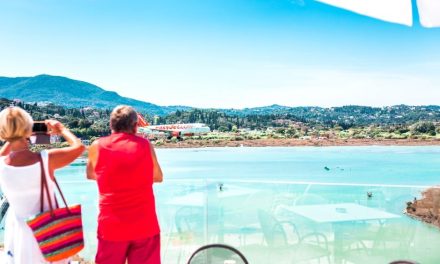 Οι Αμερικανοί αναβάλλουν τον προγραμματισμό των καλοκαιρινών τους διακοπών – “Ποντάρουν” στις εκπτώσεις τελευταίας στιγμής