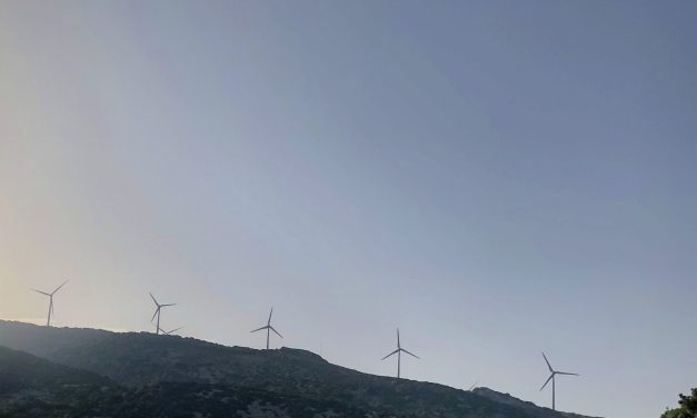 Όμιλος ΔΕΗ: Στρατηγική συμφωνία για εξαγορά ΑΠΕ από τους ομίλους Κοπελούζου & Σαμαρά