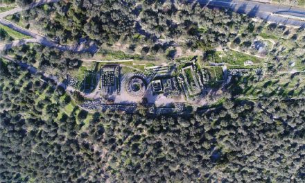 Υπ. Πολιτισμού: Αποκατάσταση των εισόδων στο Γυμνάσιο και στο ναό της Αθηνάς Προναίας, στους Δελφούς