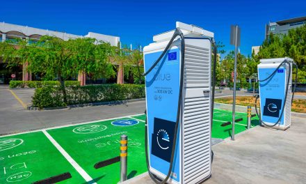 bluePass: Νέα υπηρεσία από τη ΔΕΗ για φόρτιση ηλεκτρικού αυτοκινήτου σε δημόσιους φορτιστές ΔΕΗ blue και στο σπίτι