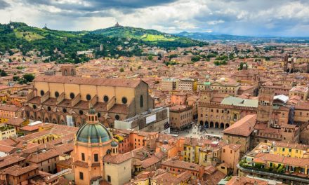 Λόγια, Κόκκινη και Χοντρή – Αυτή είναι η Μπολόνια!