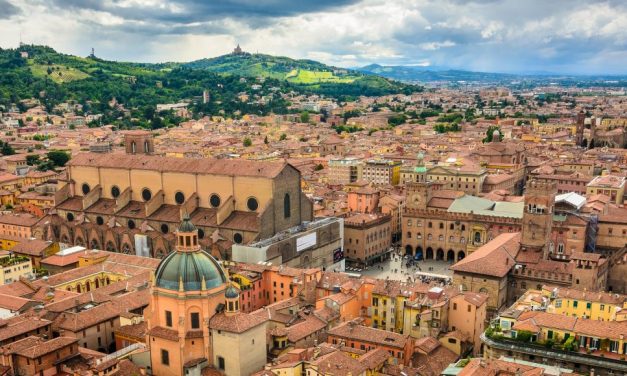 Λόγια, Κόκκινη και Χοντρή – Αυτή είναι η Μπολόνια!