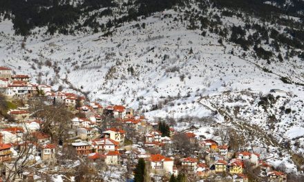4 χωριά για παραδοσιακά Χριστούγεννα αγκαλιά με τη φύση!