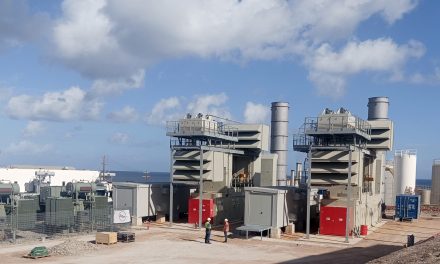 ΔΕΗ: Ξεκίνησε η εμπορική λειτουργία δύο νέων αεριοστροβιλικών μονάδων στη Σαντορίνη