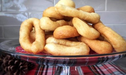 Χριστούγεννα με γεύση Μάνης: Συνταγή για λαχταριστά, παραδοσιακά λαλάγγια