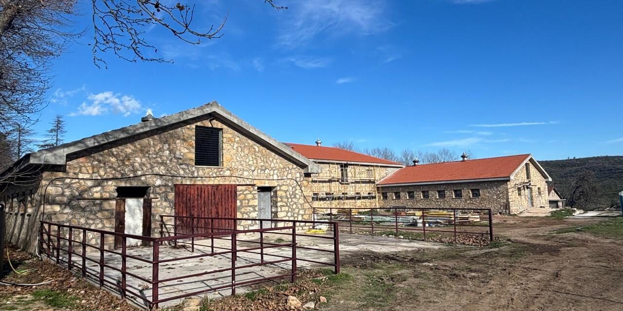 Με ταχείς ρυθμούς εξελίσσονται οι εργασίες για την δημιουργία της έκθεσης, στο κτήριο του Νέου Βουστασίου, στο Τατόι