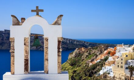 Tripadvisor: Δύο ελληνικά νησιά στη λίστα με τους 25 τοπ προορισμούς στον κόσμο για μήνα του μέλιτος