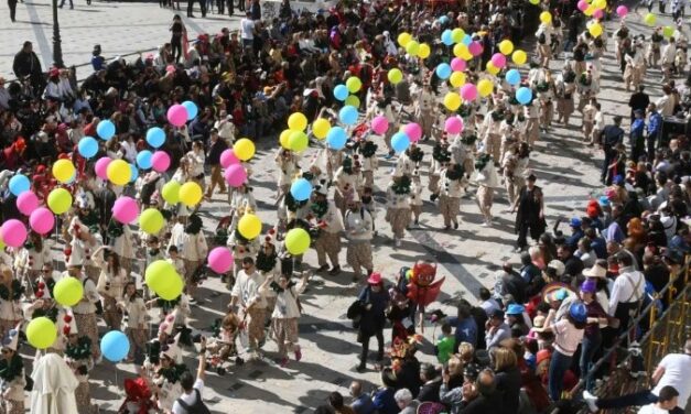 Πάτρα: Ξεκίνησε το καρναβάλι με μια εντυπωσιακή τελετή έναρξης