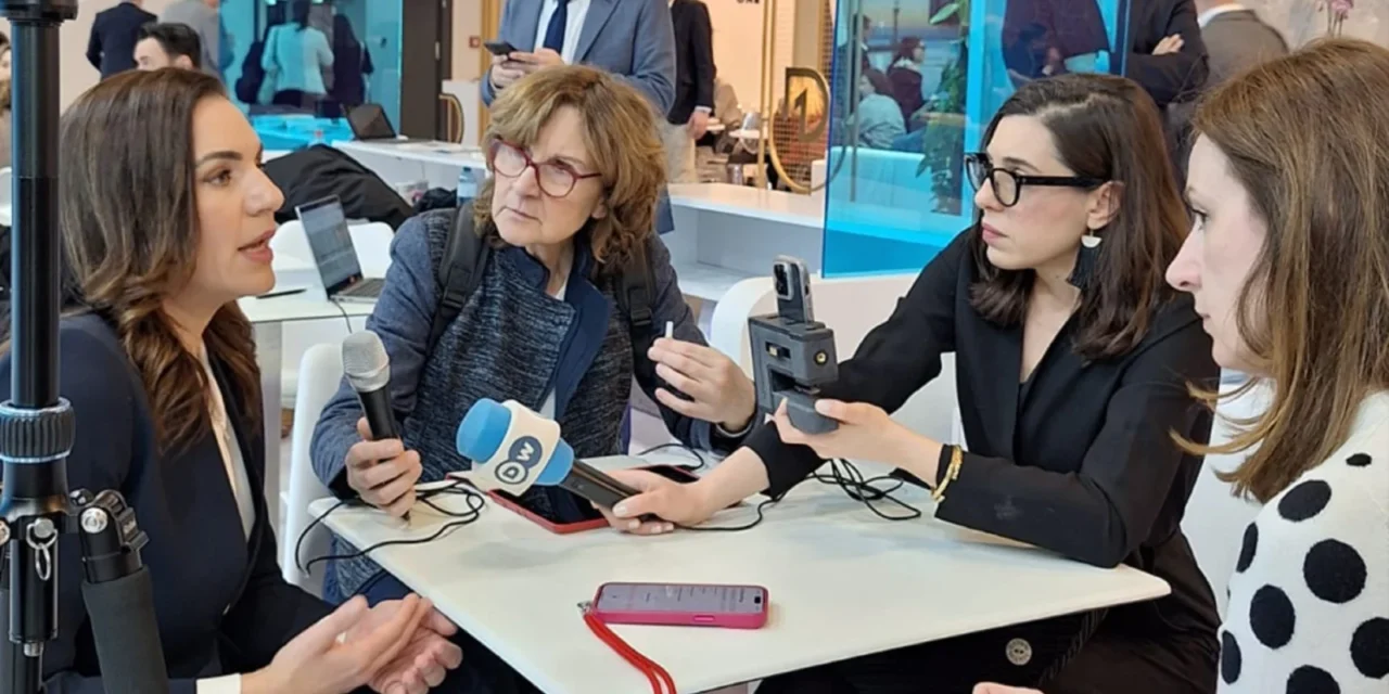 Όλγα Κεφαλογιάννη: Η ζωή στη Σαντορίνη επιστρέφει στην κανονικότητα