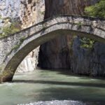 Οι «συμπληγάδες» των Γρεβενών και το γεφύρι των 280 ετών (video)