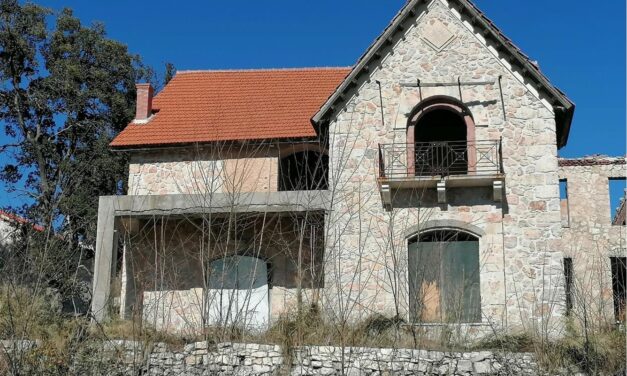 Τατόι: Έτσι θα είναι μετά την αποκατάστασή τους το Υπασπιστήριο και το συγκρότημα του Χοιροστασίου