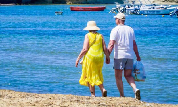 TUI: Οι 7 κορυφαίοι ευρωπαϊκοί προορισμοί για ταξιδιώτες άνω των 65 – 2 ελληνικά νησιά στη λίστα