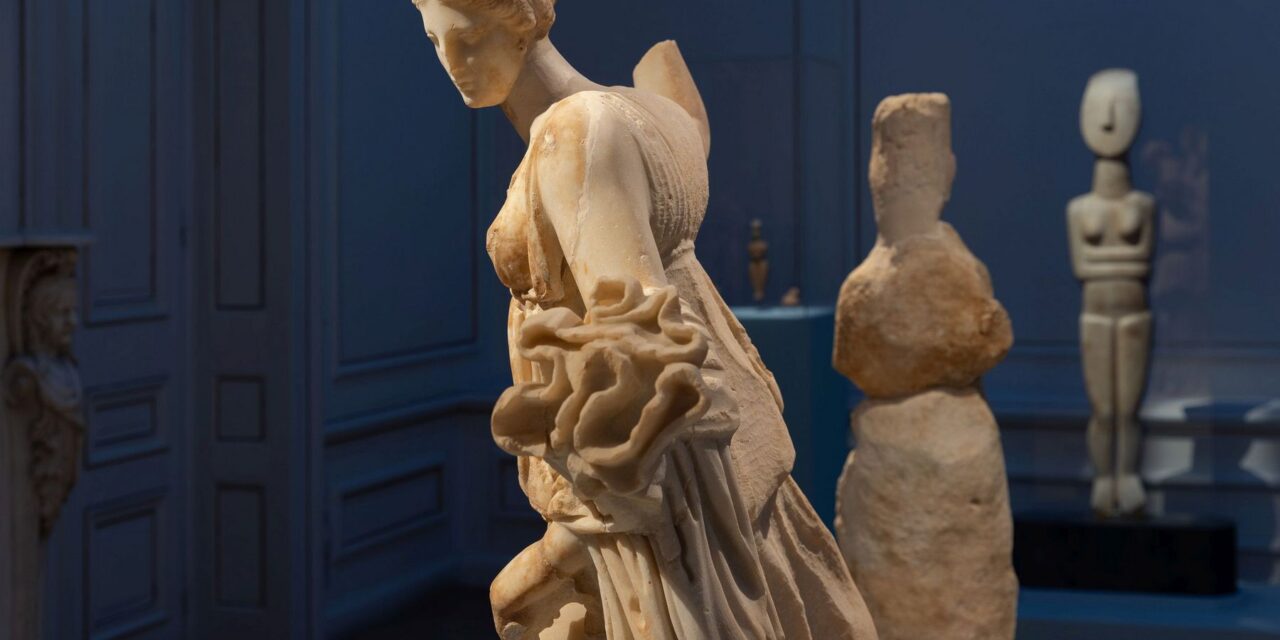 Η έκθεση: «Κυκλαδίτισσες: Άγνωστες ιστορίες γυναικών των Κυκλάδων» θα εγκαινιάσει το ανακαινισμένο Μουσείο της Θήρας