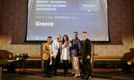 «Αγαπημένος ηλιόλουστος προορισμός απόδρασης» η Ελλάδα για τους Βρετανούς