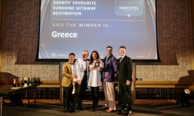 «Αγαπημένος ηλιόλουστος προορισμός απόδρασης» η Ελλάδα για τους Βρετανούς