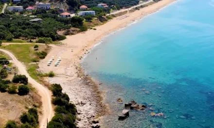 Λυγιά, ένας υπέροχος προορισμός με θέα το απέραντο γαλάζιο (video)