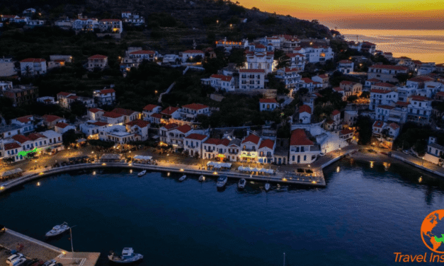 Ταξιδεύουμε σε ένα ξεχωριστό παραθαλάσσιο χωριό στο νησί της απόλυτης ηρεμίας και γαλήνης (vid)