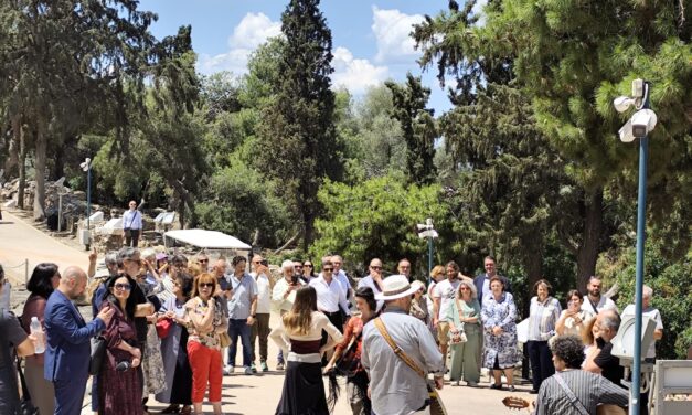 Αποδόθηκαν στο κοινό οι διαδρομές στον αρχαιολογικό χώρο της Ακρόπολης και το νέο Πωλητήριο