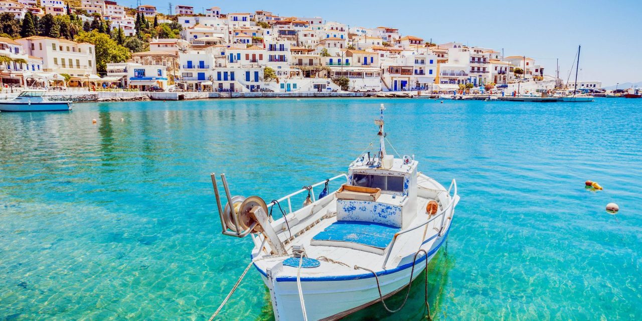 Low Season Traveller: Το ελληνικό νησί που προβάλλεται ως «βασίλισσα του Αιγαίου»