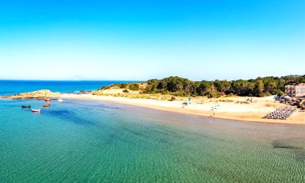 Αρκούδι Ηλείας: Ένας ήσυχος καλοκαιρινός προορισμός με φόντο το Ιόνιο