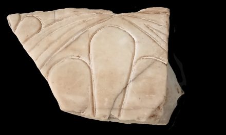 Επαναπατρισμός μαρμάρινου θραύσματος από αρχαϊκό ναό της Ακρόπολης