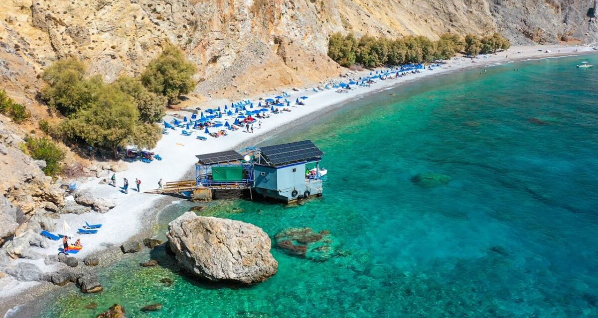 Κρήτη: Η άγνωστη παραλία με τα κρυστάλλινα νερά που ξεχώρισαν οι «Times»