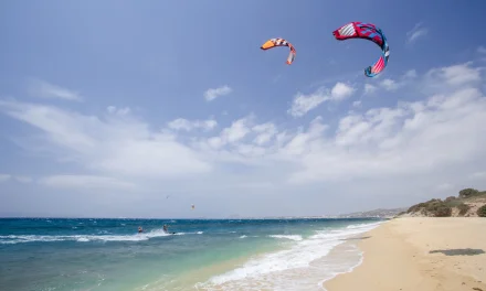 Η Νάξος στην κορυφή των ελληνικών προορισμών για kitesurf