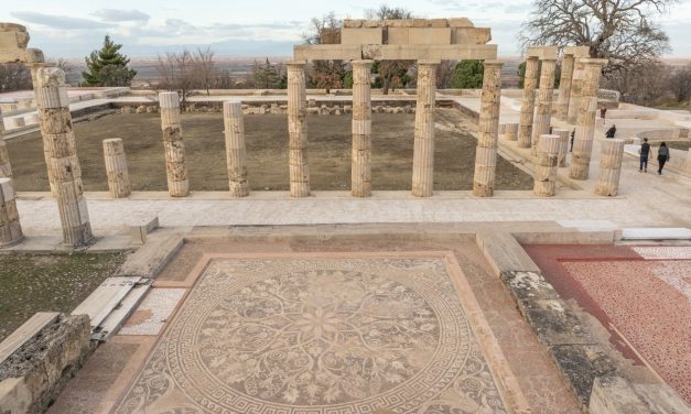Πολιτιστικές διαδρομές σε εμβληματικούς αρχαιολογικούς χώρους και μνημεία