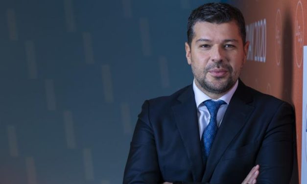 ΔΕΗ: Προσαρμοσμένο EBITDA στα €1 δισ.  και καθαρά κέρδη στα €0,2 δισ. για το α΄ εξάμηνο 2025