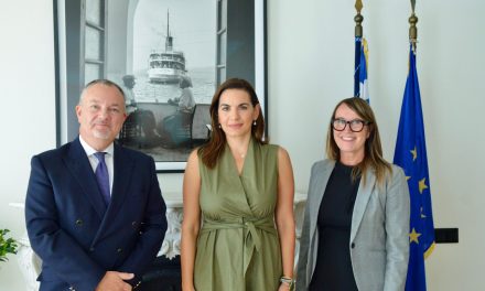 Συνάντηση της Υπουργού Τουρισμού με τον Πρέσβη της Μεγάλης Βρετανίας