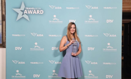 Η Ελλάδα «Πιο Φιλόξενη Χώρα Παγκοσμίως» στα «Travelbook Awards 2025»