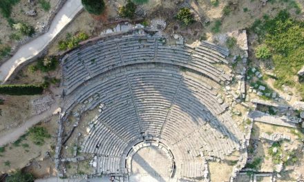 Επεμβάσεις για την αποκατάσταση του αρχαίου θεάτρου Δελφών