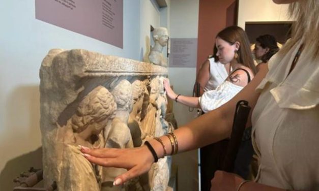 Το Αρχαιολογικό Μουσείο Θεσσαλονίκης απέκτησε τον ψηφιακό ξεναγό Sign Guide και απτική διαδρομή