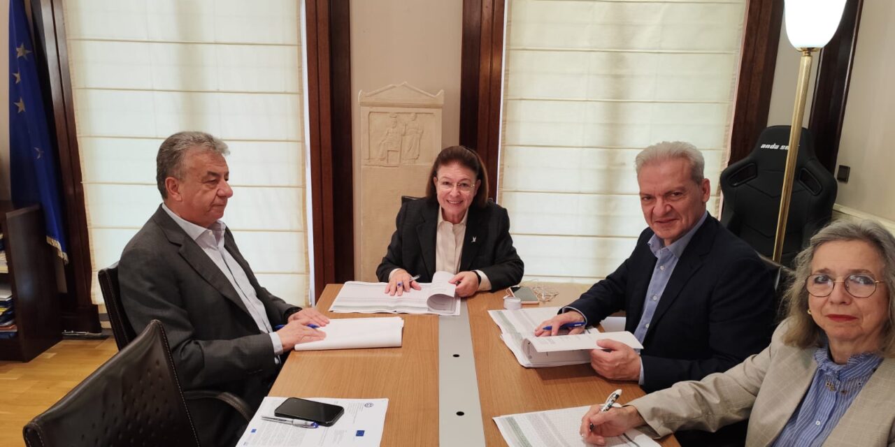 Ξεκινούν τα έργα αποκατάστασης για τα Ενετικά Τείχη και τα Νεώρια του Ηρακλείου