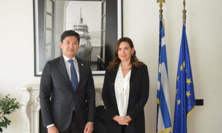 Συνάντηση Υπ. Τουρισμού με Πρέσβη Καζακστάν: Πρωτοβουλία για επαναφορά απευθείας πτήσεων και ενίσχυση τουριστικής συνεργασίας