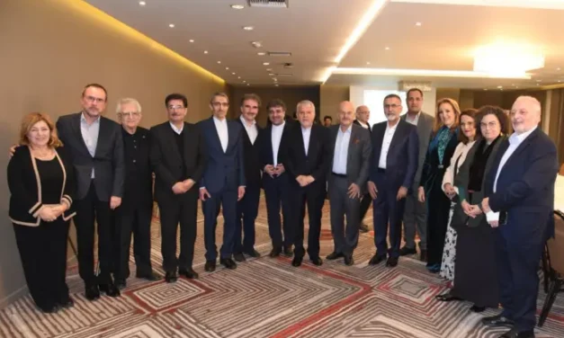 Ενισχύονται οι τουριστικοί δεσμοί Ελλάδας – Ιράν