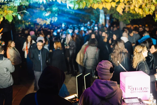 Μουσική και πάρτι σε όλη την Αθήνα, την παραμονή της Μεγαλύτερης Νύχτας του Χρόνου