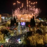 Η Αθήνα γιορτάζει: Παραμονή Πρωτοχρονιάς στο Σύνταγμα με αθόρυβα πυροτεχνήματα και το μεγαλύτερο drone show της πόλης