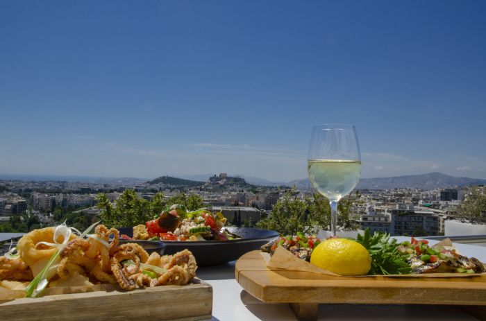 Συνεργασία ΕΟΤ – MICHELIN: Η ελληνική γαστρονομία στο διεθνές προσκήνιο με Αθήνα, Θεσσαλονίκη και Σαντορίνη στον Οδηγό MICHELIN 2026