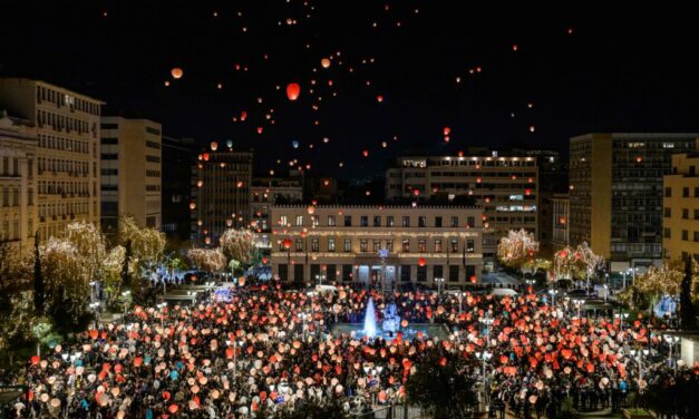 Χριστούγεννα στην Αθήνα: Χριστουγεννιάτικη Αγορά, Santa Run, ξεναγήσεις και μουσική παντού