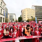Περισσότεροι από 1.000 Αϊ Βασίληδες συμμετείχαν στο Athens Santa Run 2025