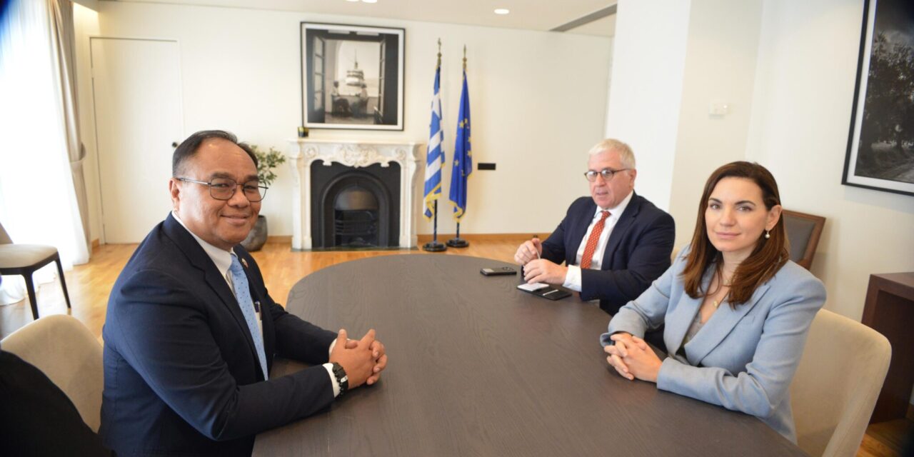 Συνάντηση Όλγας Κεφαλογιάννη με τον Πρέσβη της Δημοκρατίας των Φιλιππίνων
