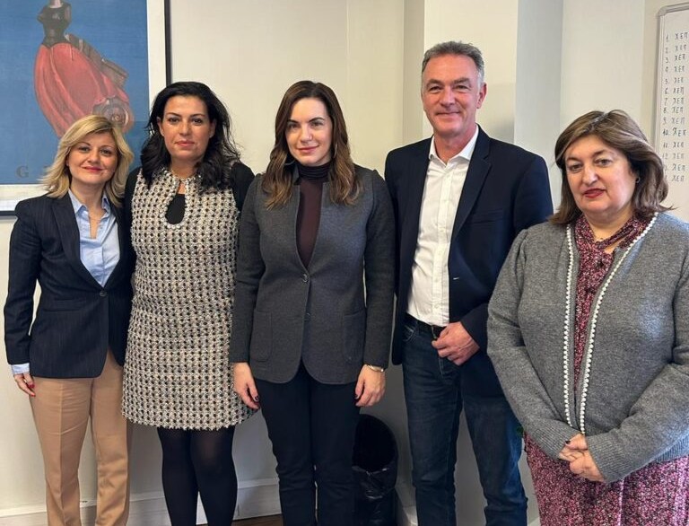 Επαφές της Υπουργού Τουρισμού στη Γαλλία με επίκεντρο τη στρατηγική συνεργασία στον τουρισμό