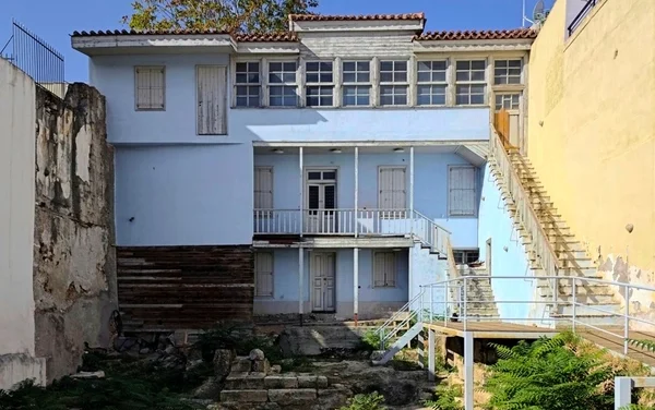 «Μεταμορφώνεται» σταδιακά η Οικία Κοκοβίκου, το εμβληματικό κτίριο της Πλάκας