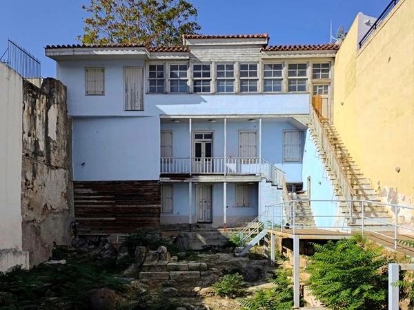 «Μεταμορφώνεται» σταδιακά η Οικία Κοκοβίκου, το εμβληματικό κτίριο της Πλάκας