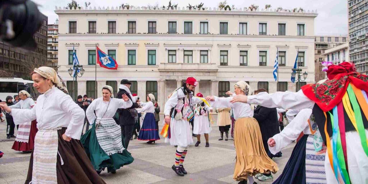 Tσικνοπέμπτη στη Βαρβάκειο: Δωρεάν παραδοσιακό τσίκνισμα, γλέντι με μουσική και χορό