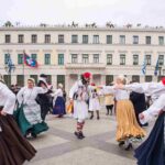 Tσικνοπέμπτη στη Βαρβάκειο: Δωρεάν παραδοσιακό τσίκνισμα, γλέντι με μουσική και χορό