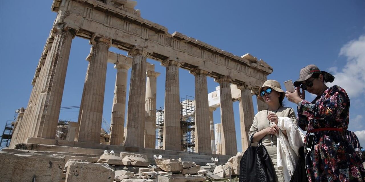 Ινδία και Κίνα οι πιο δυναμικά αναπτυσσόμενες μακρινές αγορές για τον ελληνικό τουρισμό το επόμενο 12μηνο