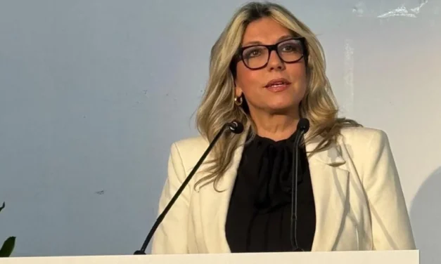 Η Υφυπουργός Τουρισμού Άννα Καραμανλή στην εκδήλωση για τα 40 χρόνια της TrekkingHellas