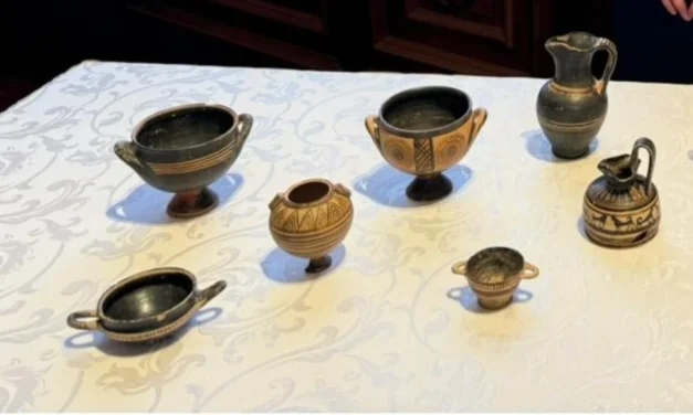 Επαναπατρίζονται εννέα αρχαία αγγεία: Από τη Βουδαπέστη στην αργολική γη